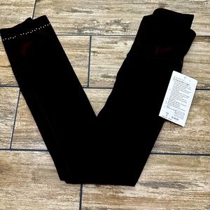 NWT LuluLemon pants. Black. Size 2.